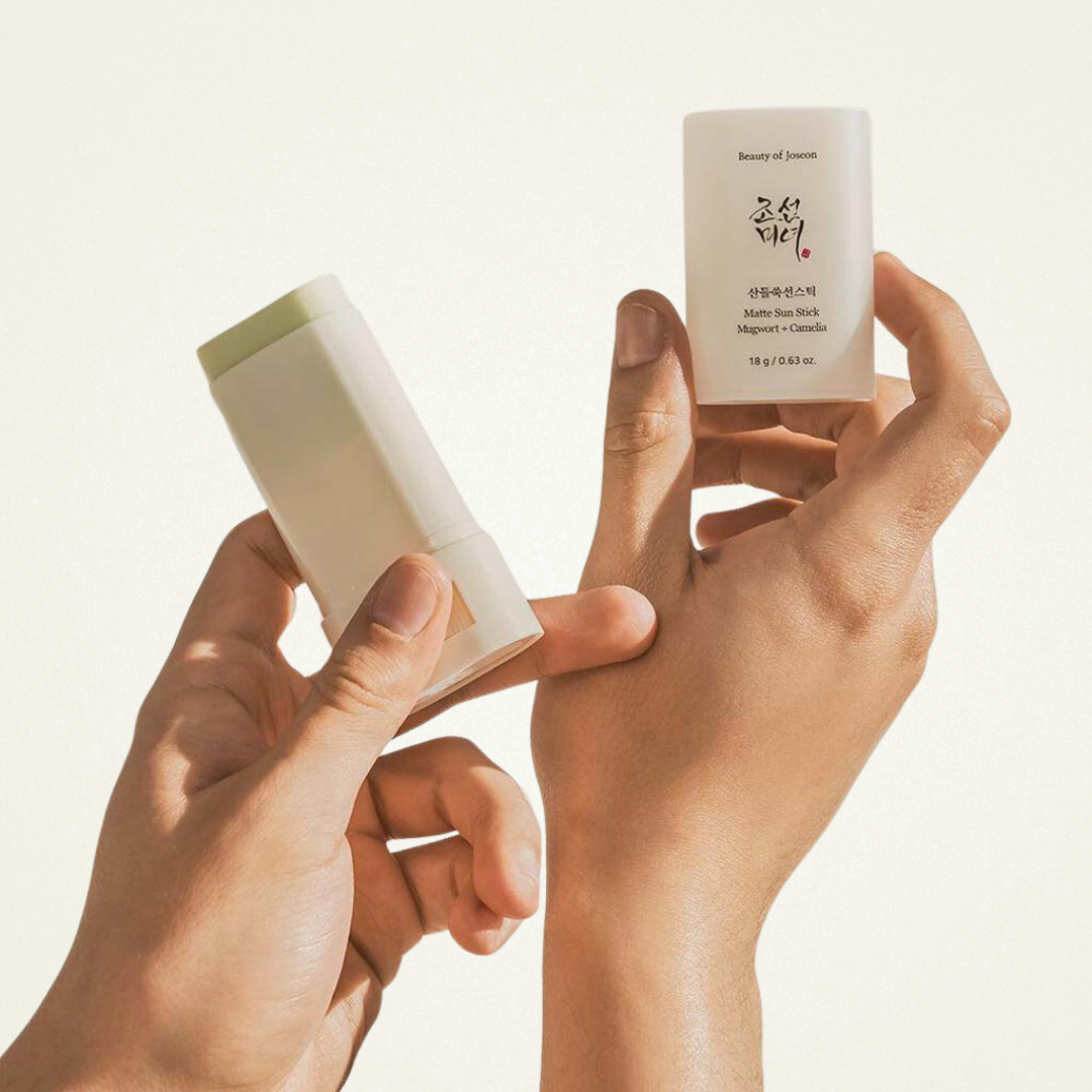 Matte Sun Stick Mugwort + Camélia - La Bulle and Co